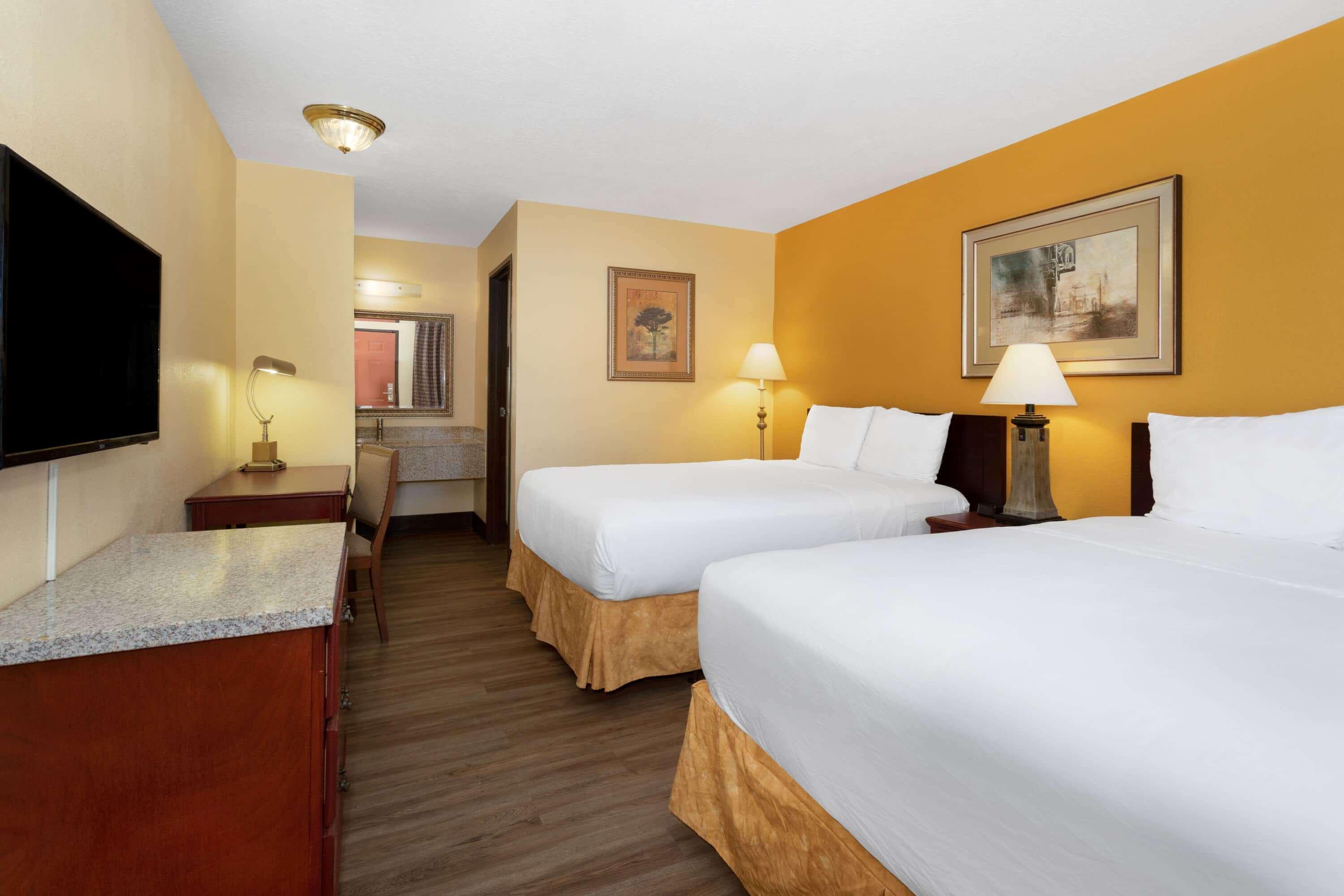 Travelodge By Wyndham Albuquerque East Exterior photo