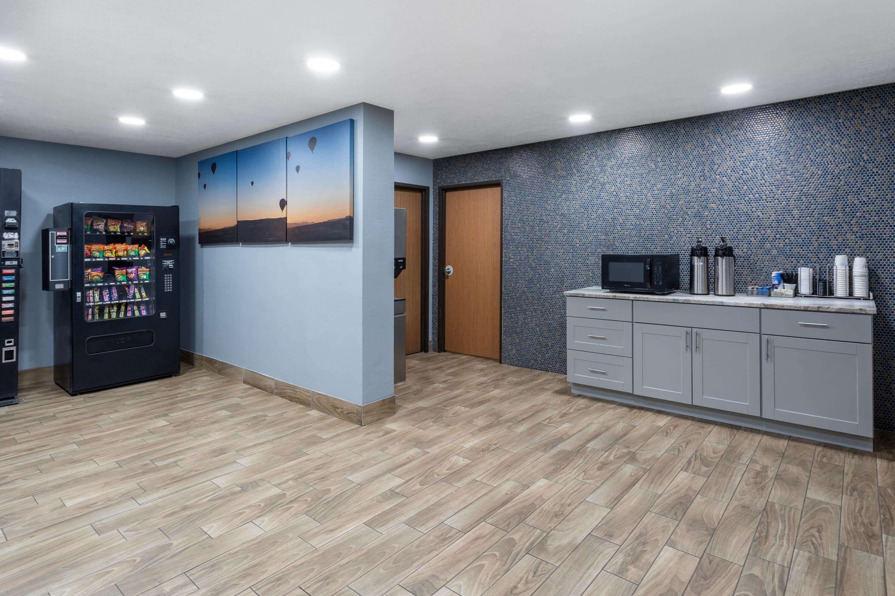 Travelodge By Wyndham Albuquerque East Exterior photo