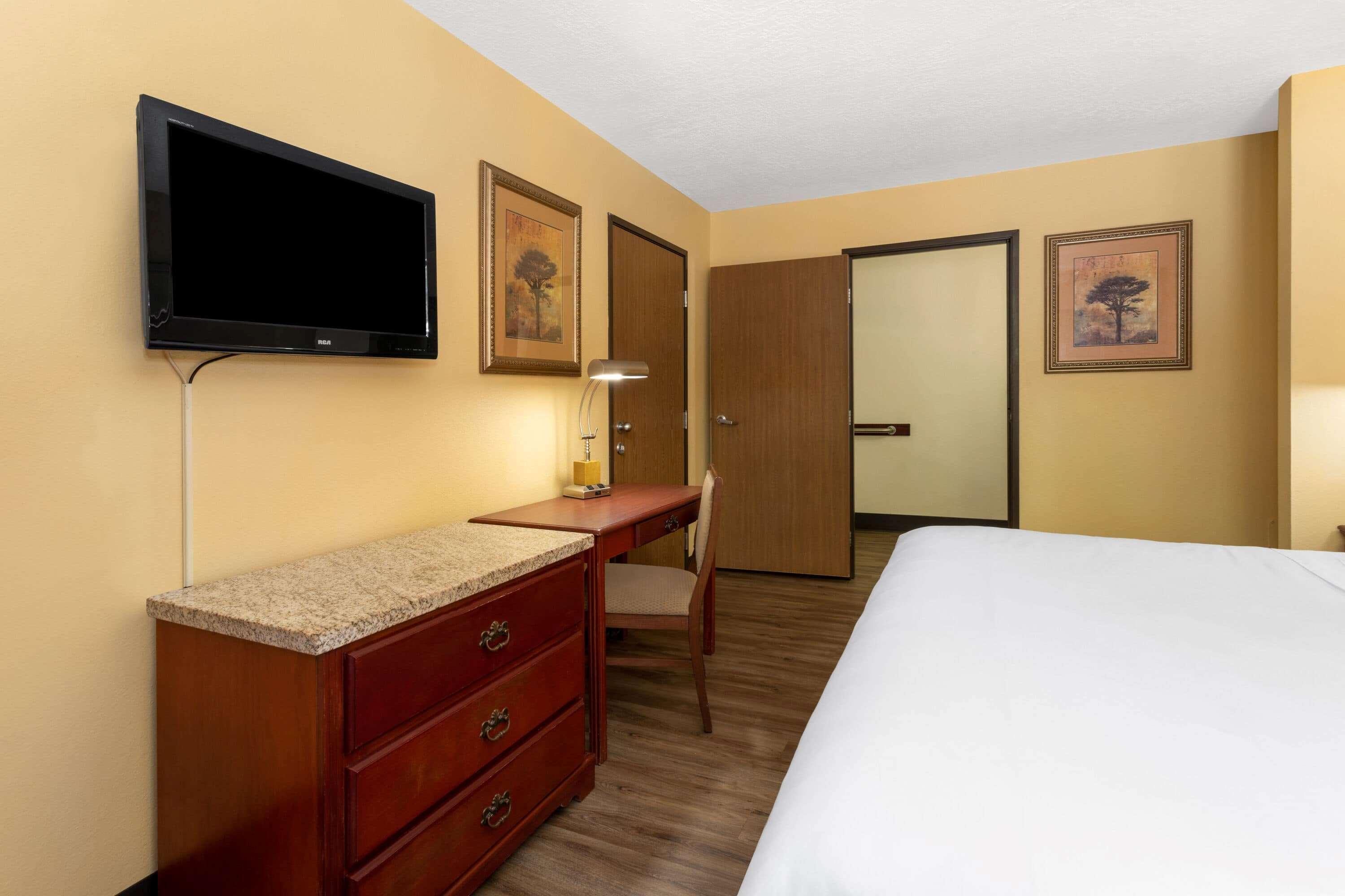 Travelodge By Wyndham Albuquerque East Exterior photo