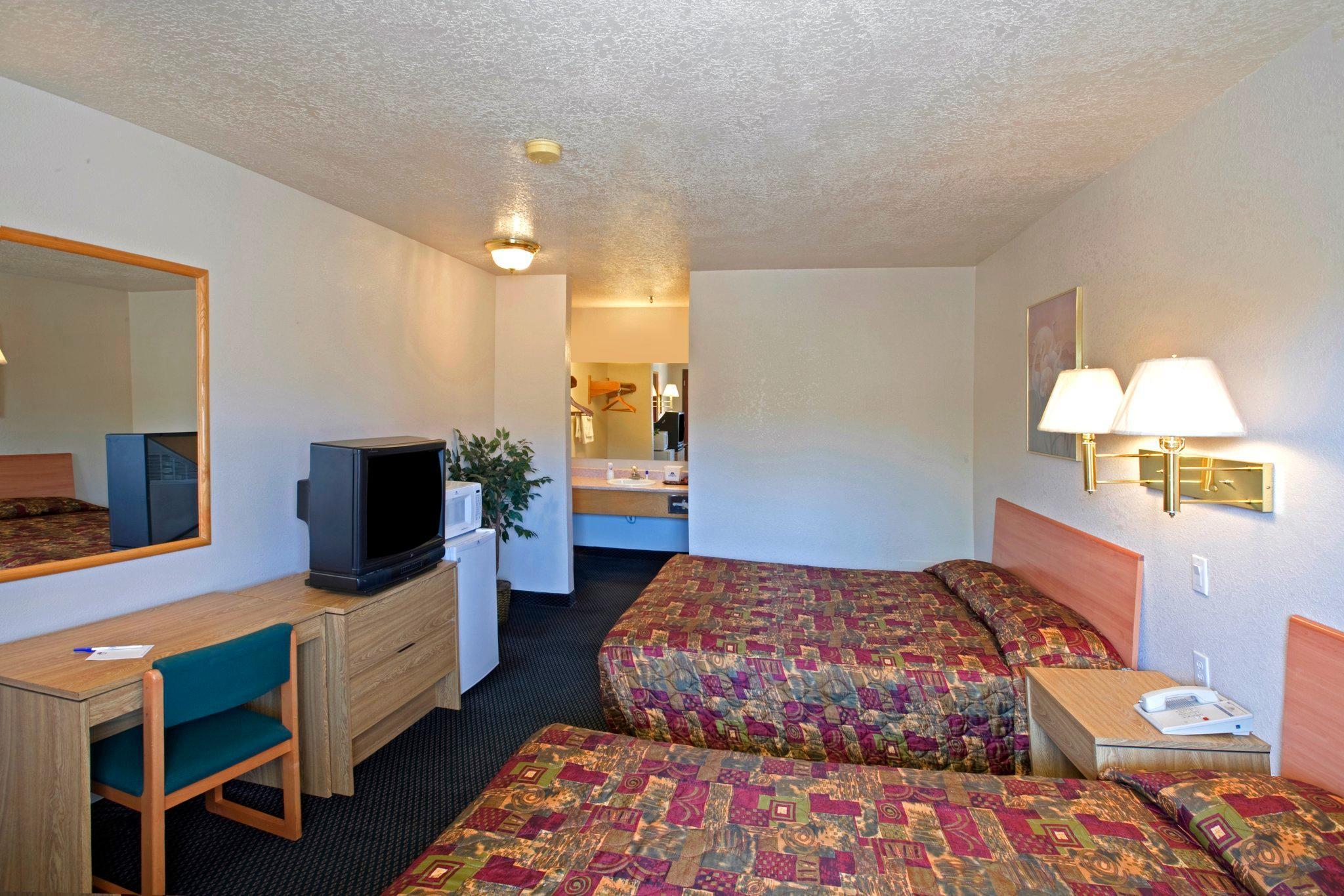 Travelodge By Wyndham Albuquerque East Exterior photo
