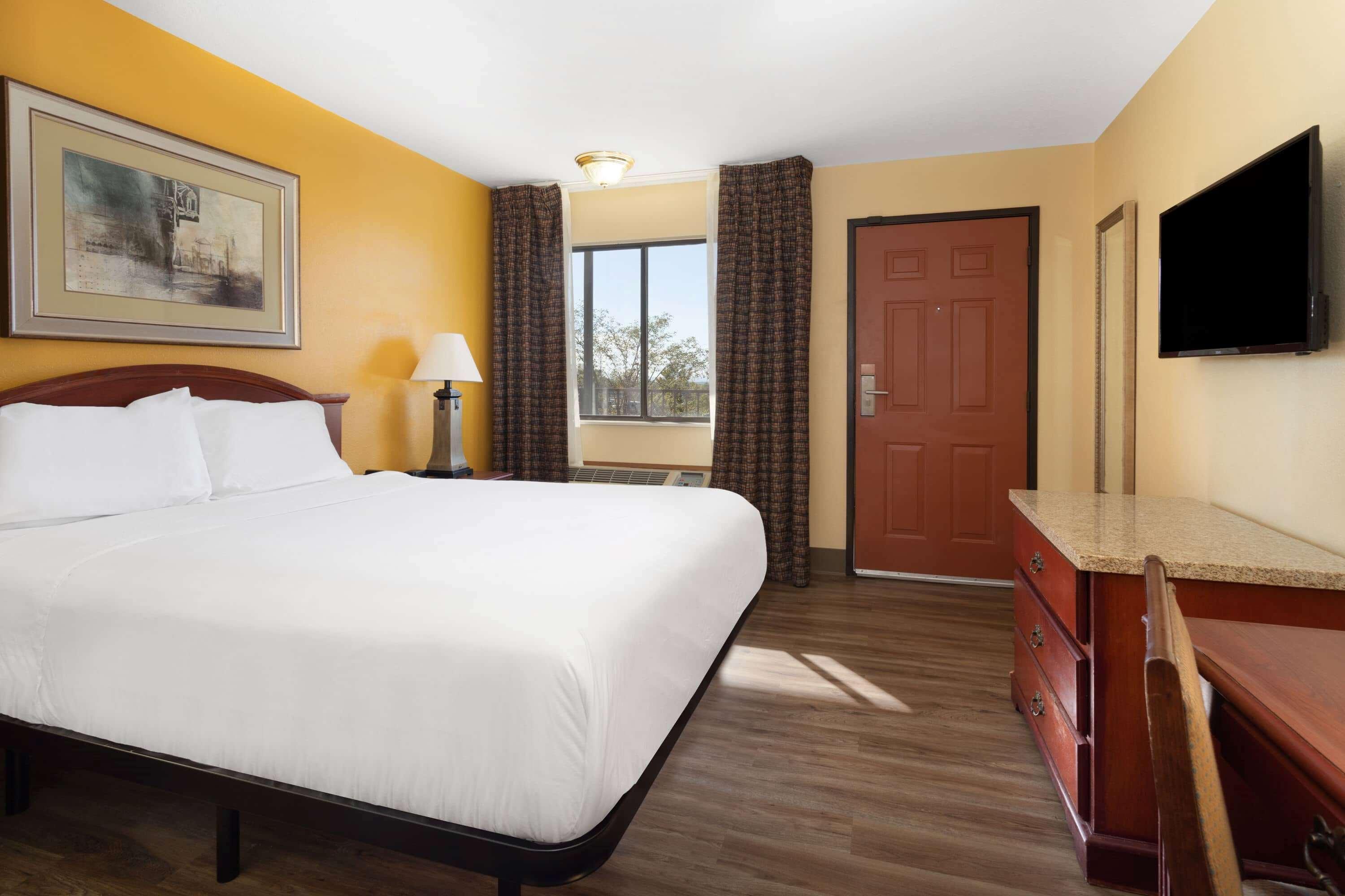 Travelodge By Wyndham Albuquerque East Exterior photo